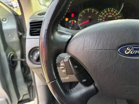 Used 2005 Ford Focus ZXW Wagon image 23