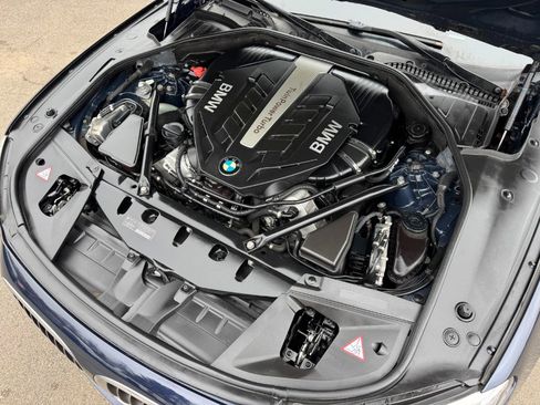 Used 2014 BMW 750Li xDrive image 23