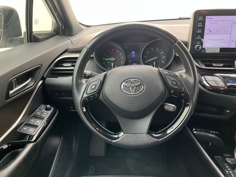 Used 2019 Toyota C-HR Limited FWD image 18