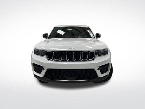 Used 2024 Jeep Grand Cherokee Laredo X w/ Luxury Tech Group I image 11