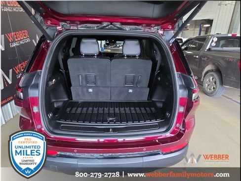 Used 2024 Jeep Grand Cherokee L Limited w/ Black Appearance Package AWD/4WD image 9