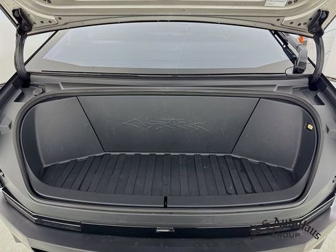 Used 2024 Tesla Cybertruck AWD Crew Cab image 38