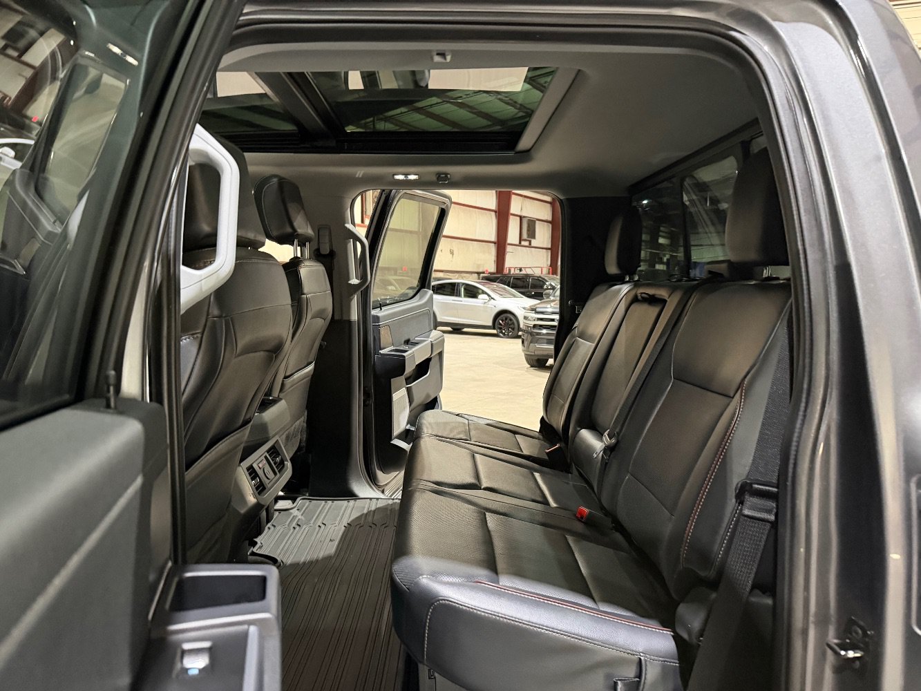 Used 2024 Ford F250 Lariat w/ Sport Appearance Package AWD/4WD image 17