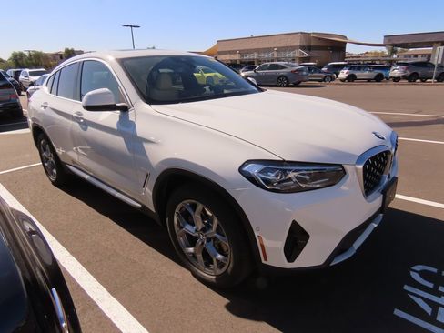 Used 2025 BMW X4 xDrive30i image 2