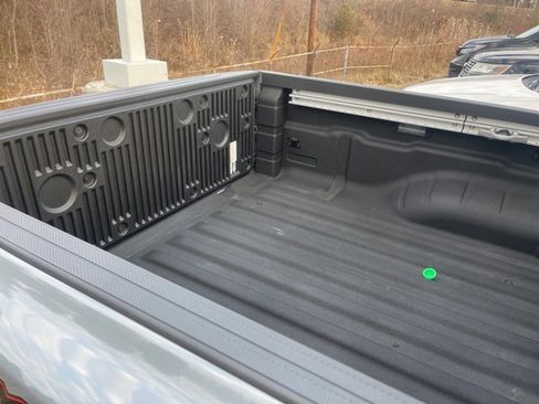 Used 2024 Nissan Frontier PRO-4X w/ Pro Convenience Package image 35