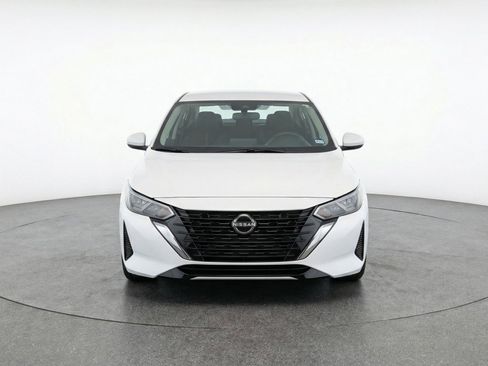 Used 2025 Nissan Sentra SV image 2