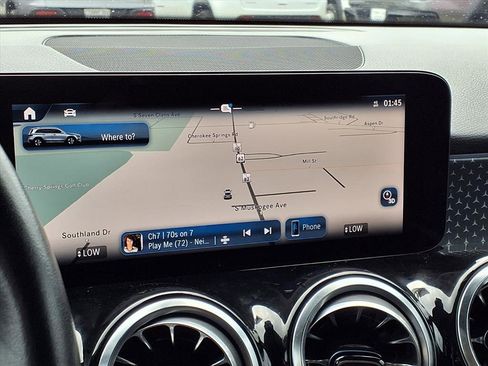 Used 2024 Mercedes-Benz GLB 250 4MATIC image 4