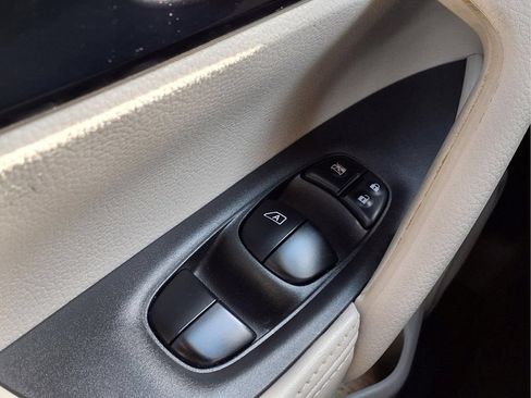 Used 2022 Nissan Rogue Sport SL AWD/4WD image 19
