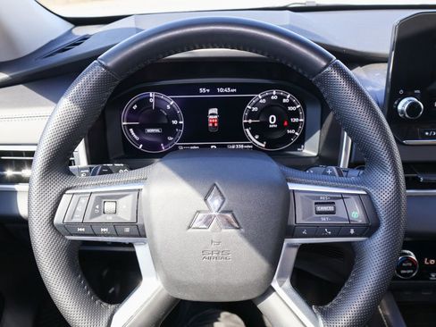 Used 2025 Mitsubishi Outlander SE AWD/4WD image 24