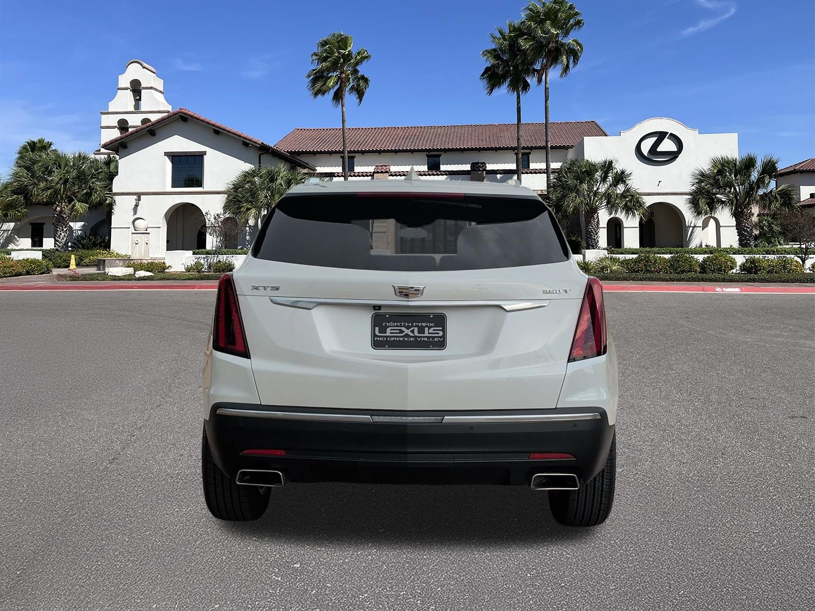 Used 2023 Cadillac XT5 Luxury FWD image 3