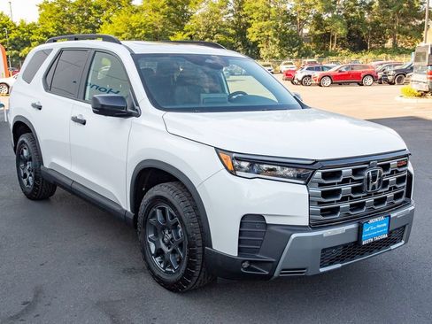 New 2026 Honda Pilot TrailSport image 4