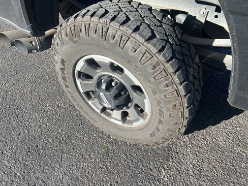 Used 2023 Ford F250 Platinum w/ Tremor Off-Road Package image 9