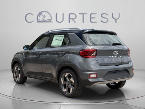 New 2026 Hyundai Venue SEL FWD image 3