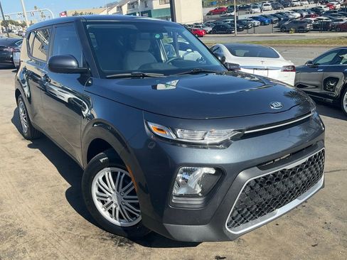 Used 2020 Kia Soul LX image 1