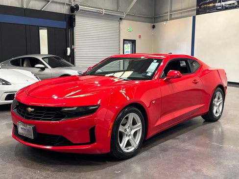 Used 2019 Chevrolet Camaro LT RWD image 8
