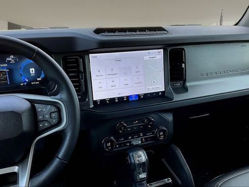 Used 2025 Ford Bronco Badlands AWD/4WD image 9