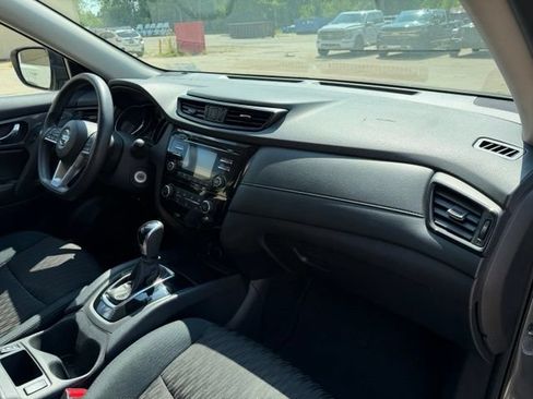 Used 2017 Nissan Rogue S AWD/4WD image 12