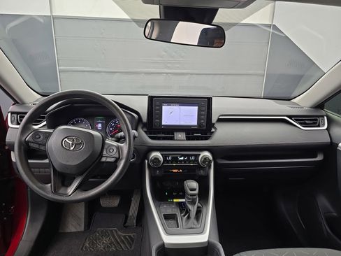 Used 2020 Toyota RAV4 XLE w/ Convenience Package FWD image 18