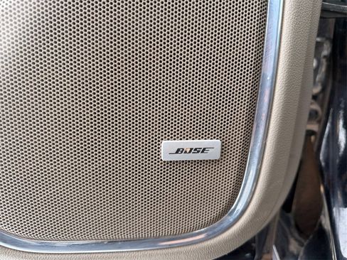 Used 2018 Chevrolet Suburban LT image 18