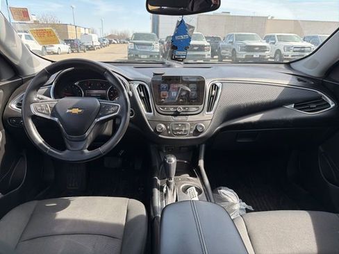 Used 2016 Chevrolet Malibu LT image 15