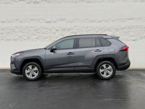 Used 2022 Toyota RAV4 XLE image 2