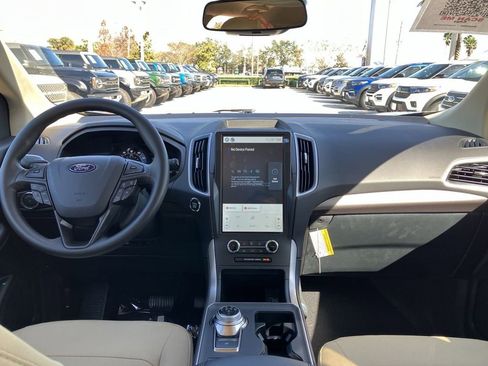 New 2024 Ford Edge SE image 5