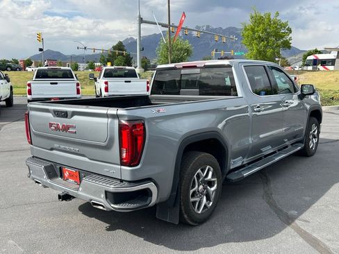 Used 2023 GMC Sierra 1500 SLT w/ SLT Premium Package AWD/4WD image 8