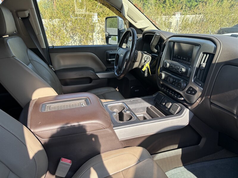Used 2017 Chevrolet Silverado 2500 LTZ w/ Duramax Plus Package AWD/4WD image 33