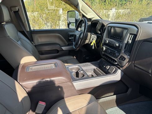 Used 2017 Chevrolet Silverado 2500 LTZ w/ Duramax Plus Package AWD/4WD image 33