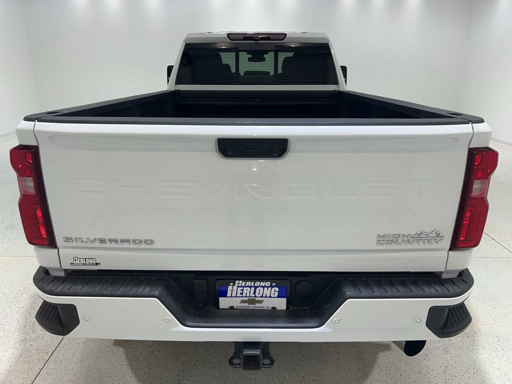 Used 2024 Chevrolet Silverado 3500 High Country AWD/4WD image 4