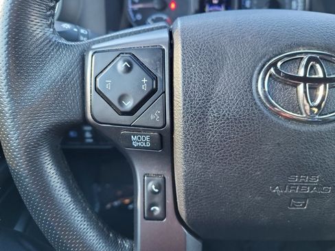 Used 2022 Toyota Tacoma TRD Off-Road image 27