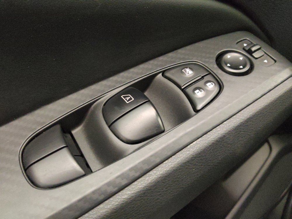 Used 2025 Nissan Altima 2.5 SV FWD image 27