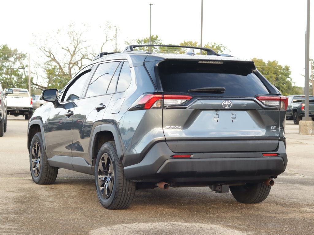 Used 2021 Toyota RAV4 LE AWD/4WD image 5