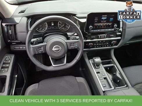 Used 2025 Nissan Pathfinder SV FWD image 2