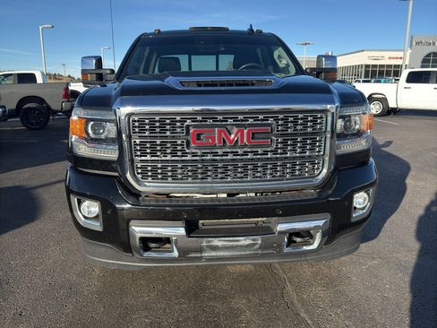 Used 2018 GMC Sierra 3500 Denali image 9
