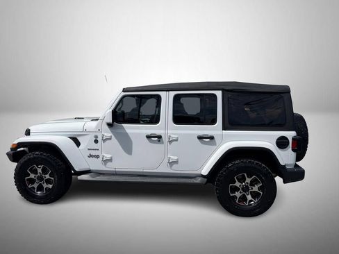 Used 2018 Jeep Wrangler Unlimited Sahara AWD/4WD image 5