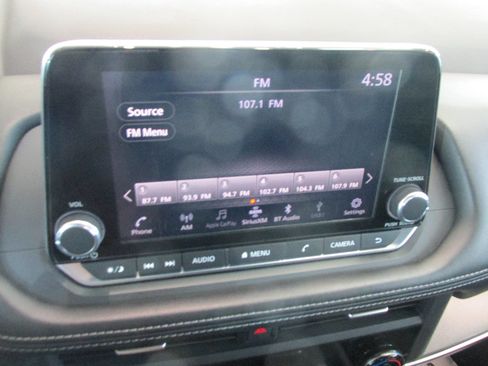 Used 2024 Nissan Rogue SV image 21