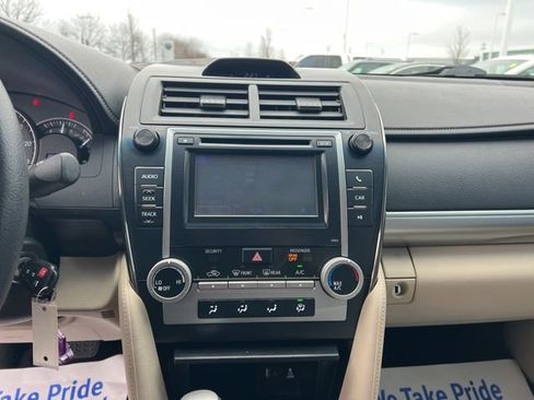 Used 2012 Toyota Camry LE image 16