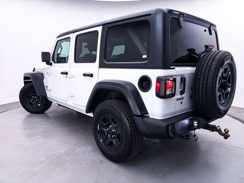 Used 2018 Jeep Wrangler Unlimited Sport AWD/4WD image 2