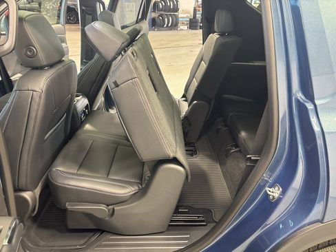 New 2026 Chevrolet Traverse LT w/ Sun and Wheel Package image 34