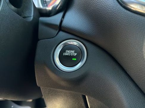 Used 2022 Chevrolet Equinox LT FWD image 29