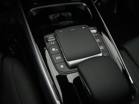 Certified 2023 Mercedes-Benz GLB 250 image 17