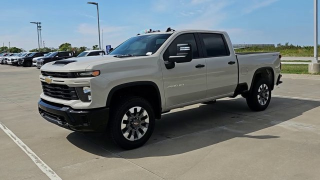 New 2026 Chevrolet Silverado 2500 Custom w/ Custom Convenience Package AWD/4WD image 4