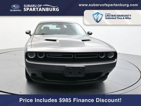 Used 2023 Dodge Challenger SXT image 3