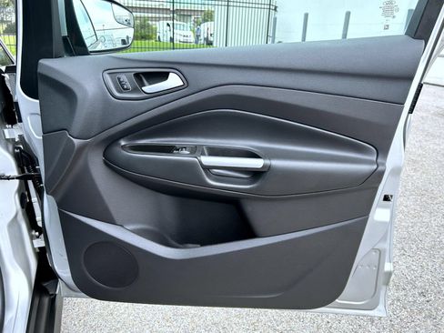 Used 2017 Ford C-MAX SE FWD image 16