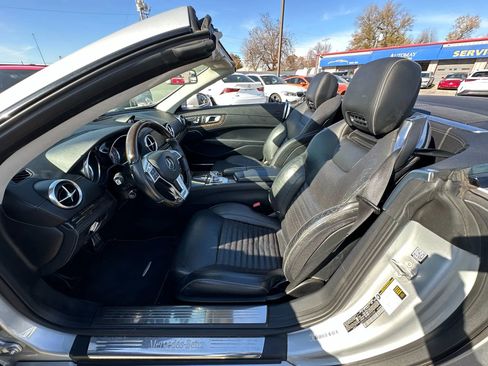 Used 2015 Mercedes-Benz SL 550 w/ Driver Assistance Package image 16