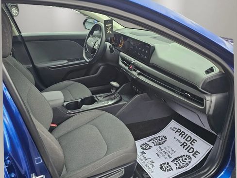 Used 2025 Kia K4 FWD image 8