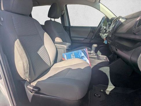 Used 2022 Toyota Tacoma SR image 21