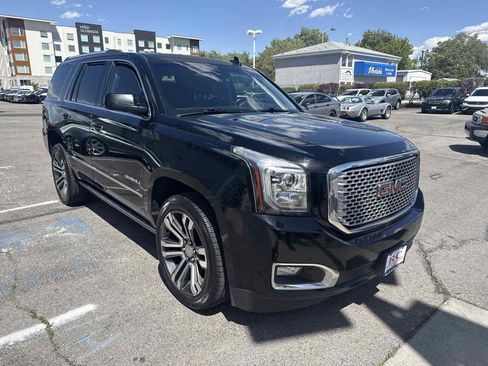 Used 2017 GMC Yukon Denali w/ Open Road Package AWD/4WD image 4