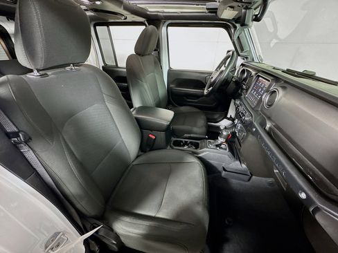 Used 2022 Jeep Wrangler Unlimited Sport w/ Sun And Sound Package image 29